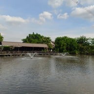 สวนอาหารระเบียงบัว