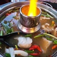 เมนูของร้าน สวนอาหารริมบึงสวนพริก  rimbungsounprig bar&restaurant