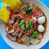 เตี๋ยวหมูแม่แจ๊ว