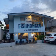 Starbucks Onnut Plaza