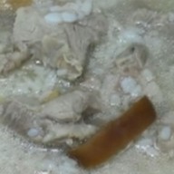 ข้าวต้มกระดูกหมูอ่อน พระพุทธบาท