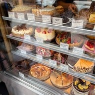 A Pink Rabbit + Bob ทรงวาด