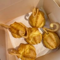 เมนูของร้าน A Pink Rabbit + Bob ทรงวาด