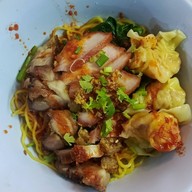 บะหมี่เกี๊ยวหมูแดง หมูกรอบ 28