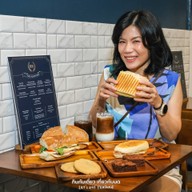 O.G. Sandwich Shop นางลิ้นจี่