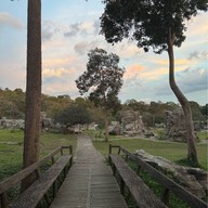 ลานหินหน่อ