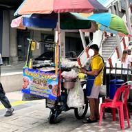 ข้าวไข่เจียว BTS สนามเป้า ทางออก 3