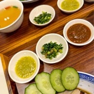 ข้าวมันไก่เบตง จางเจียหยี 張家餘 (Baytong Chicken rice)