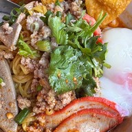 โคกกลอยบะหมี่ต้มยำไข่