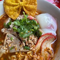 โคกกลอยบะหมี่ต้มยำไข่