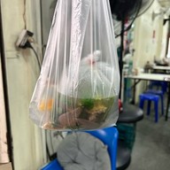 ต.ตำลึง เกาเหลาเลือดหมู  ก๋วยเตี๋ยวตำลึง อาหารตามสั่ง ใต้บีทีเอส สะพานควาย