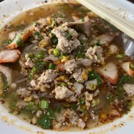 เมนูของร้าน ก๋วยเตี๋ยวสุโขทัยแม่บุญรอด เอกมัย