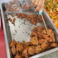 ร้านแกงเขียวหวานลูกชิ้นปลากราย