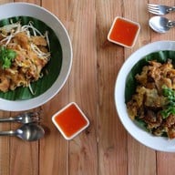 บ้านเข็มทอง