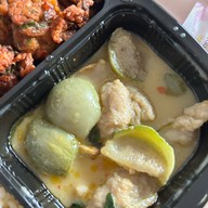 ร้านแกงเขียวหวานลูกชิ้นปลากราย