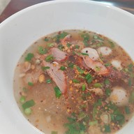 เมนูของร้าน ก๋วยเตี๋ยวสุขศาลาท่าม่วง