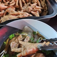 คุณหนิงก๋วยเตี๋ยวไก่บุฟเฟต์