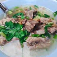 เมนูของร้าน เฮียอ้วนกระดูกหมู Since 1982