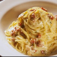 PS BAAN ITALIAN PASTA & PIADA พี เอส บ้านอิตาเลียนพาสต้า(เอื้ออาทรศิลา) ที่ร้านเรามี พาสต้าอิตาเลียน แท้ต้นตำรับ( วัตถุดิบเรานำเข้าจากอิตาลีโดยตรง ) พาสต้าและอาหารไทยที่ขึ้นชื่อของไทย