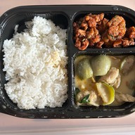 เมนูของร้าน ร้านแกงเขียวหวานลูกชิ้นปลากราย