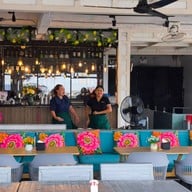 RIVERVIBE Restaurant and Bar