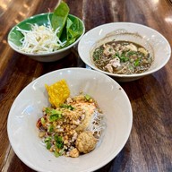 เมนูของร้าน ก๋วยเตี๋ยวเรือพระนคร บิ๊กซีวงศ์สว่าง