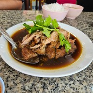 เมนูของร้าน ขาหมูหินดาด หลังย่าโม