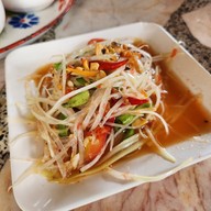 ก๋วยเตี๋ยวไก่ร้านนก By โก้-ธีรศักดิ์