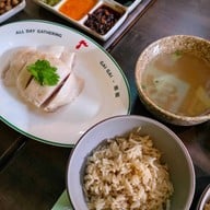 เมนูของร้าน GAIGAI ข้าวมันไก่ ทองหล่อ 13
