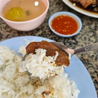 เมนูของร้าน ขาหมูหินดาด หลังย่าโม