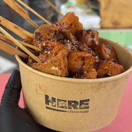 เมนูของร้าน เฮียจะทอด ไก่ป๊อบ ไก่หน้าโรงเรียน ไส้กรอกแดง ลูกชิ้นปลาระเบิด ร้านเฮียจะทอด
