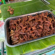 หมูปิ้ง ไก่ปิ้ง BTS สนามเป้า