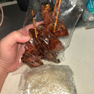 หมูปิ้ง ไก่ปิ้ง BTS สนามเป้า