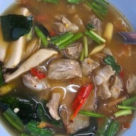 ลาบอุบล4 (ป้าแดง)