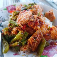 เมนูของร้าน ข้าวแกงดวงดี