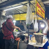 ร้านผัดไทยไลฟ์สด สะพานควาย @saphan Kwai