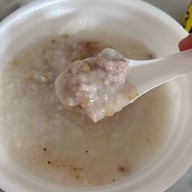 ร้านโจ๊กน้ำเต้าหู้ บีทีเอสสนามเป้าทางออก 3