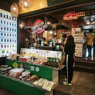 หน้าร้าน ร้านอาหาร กาเฟเวียด Cà Phê Việt