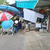 หน้าร้าน เพ็ญพริกเผ็ด