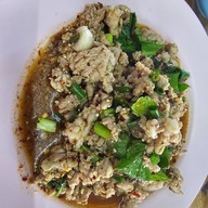 ลาบอุบล4 (ป้าแดง)