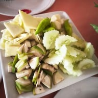 เมนูของร้าน แดงแหนมเนือง ในเมือง