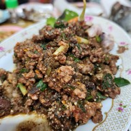 แซ่บยโสข้างห้างบีไฮต์ เมืองทองธานี