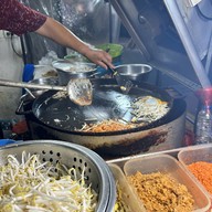 ร้านผัดไทยไลฟ์สด สะพานควาย @saphan Kwai