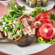 เมนูของร้าน แดงแหนมเนือง ในเมือง