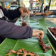 หมูปิ้ง ไก่ปิ้ง BTS สนามเป้า