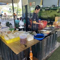 ก๋วยเตี๋ยวไก่บุฟเฟ่ต์