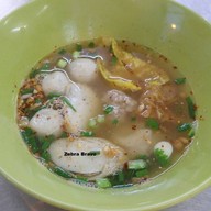 เมนูของร้าน ซ้ง ลูกชิ้นปลา วงเวียนใหญ่