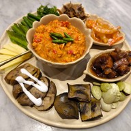 ขมิ้น Camin Cuisine & Cafe เซ็นทรัลเวิลด์