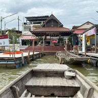 วัดติโลกอาราม กลางกว๊านพะเยา