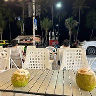 ร้านน้ำผลไม้ Pattaya Beach Market